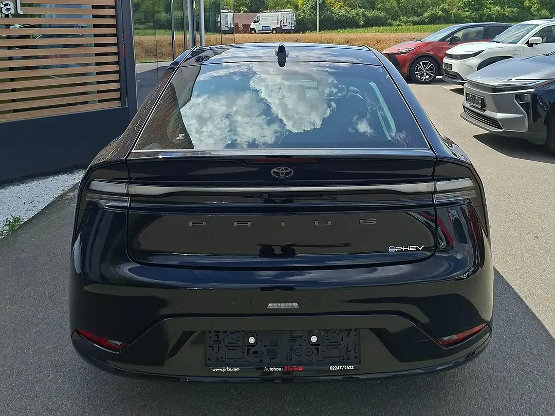 Toyota Prius VVT-i Hybrid PHEV Executive - Thumbnail 5