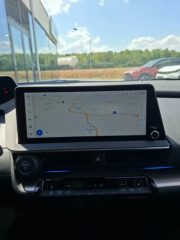 Toyota Prius VVT-i Hybrid PHEV Executive - Thumbnail 8