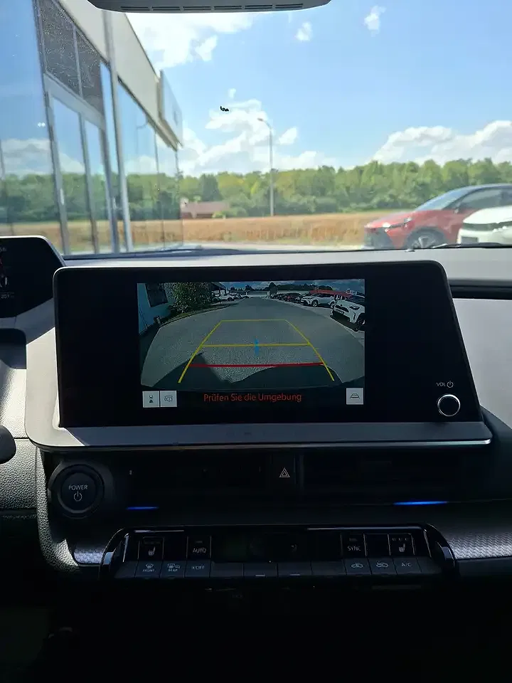 Toyota Prius VVT-i Hybrid PHEV Executive - Thumbnail 9