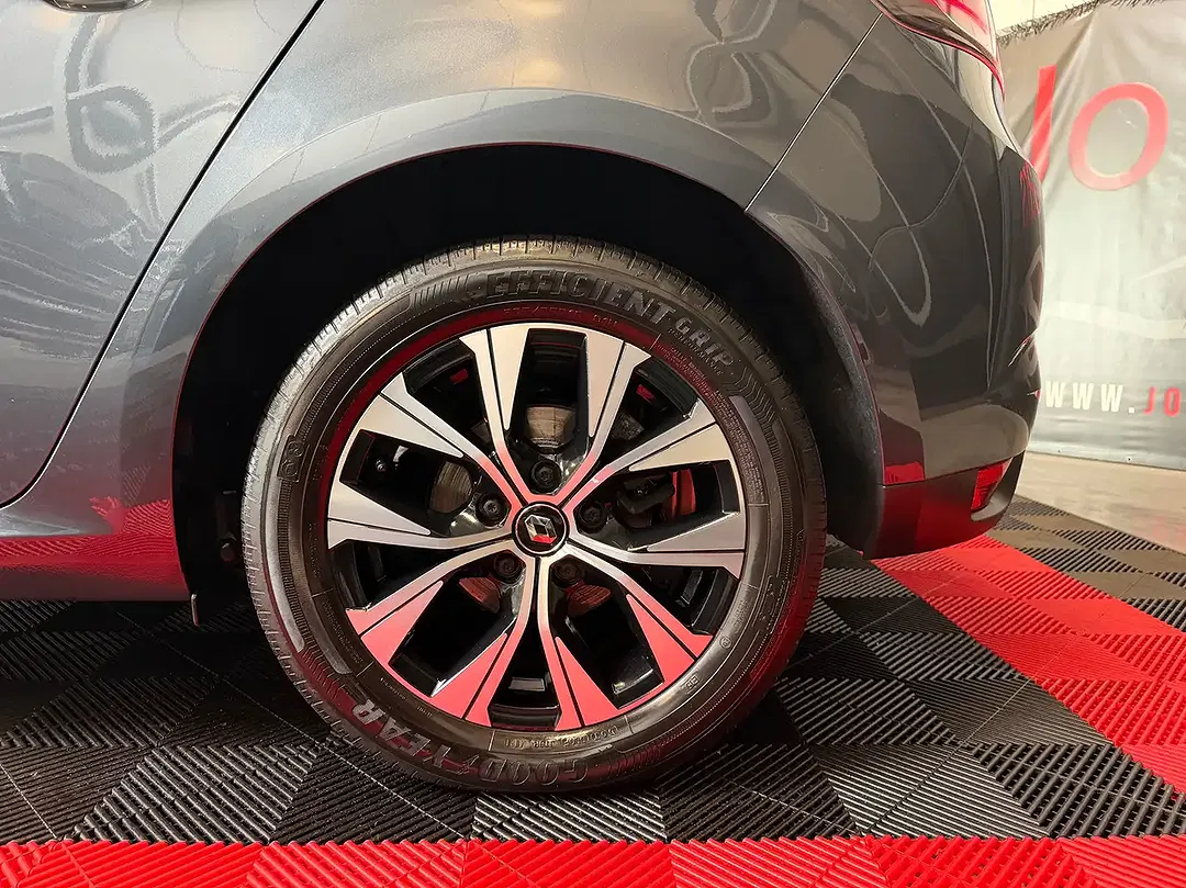 Renault Megane TCe Limited - Thumbnail 9