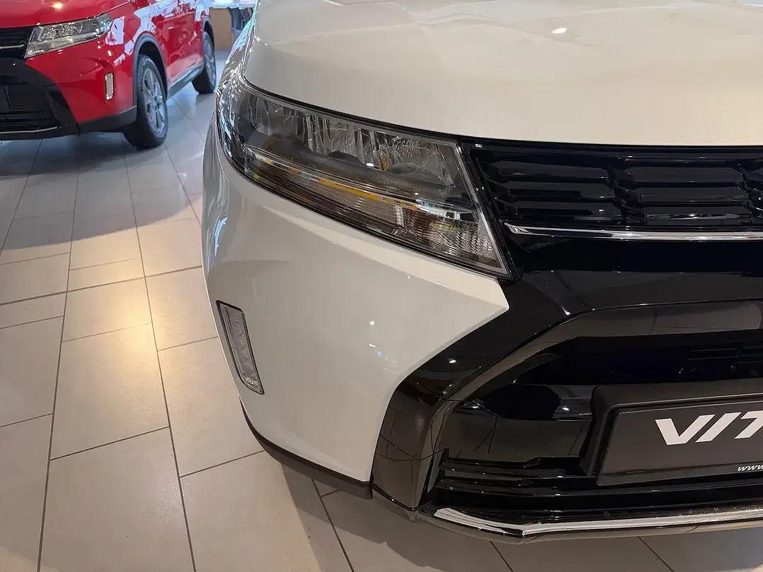 Suzuki Vitara Hybrid 1.4 AllGrip GL+ - Thumbnail 8