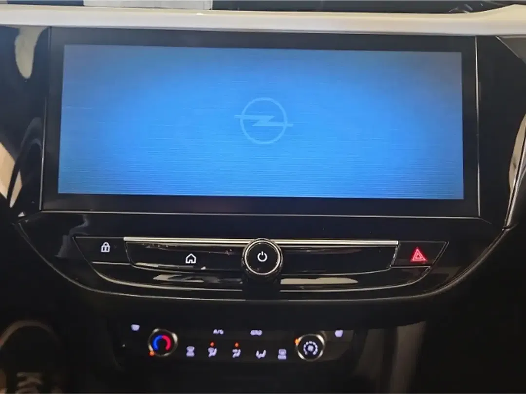 Opel Corsa GS - Thumbnail 13