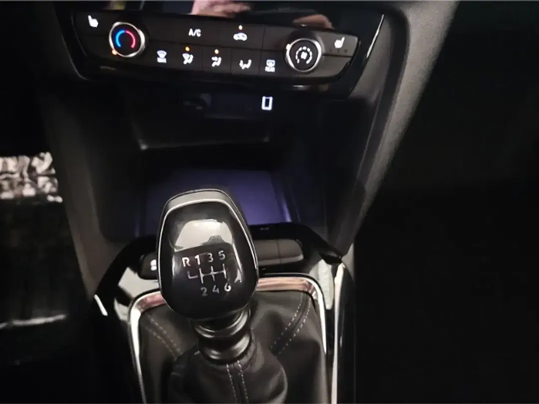 Opel Corsa GS - Thumbnail 14