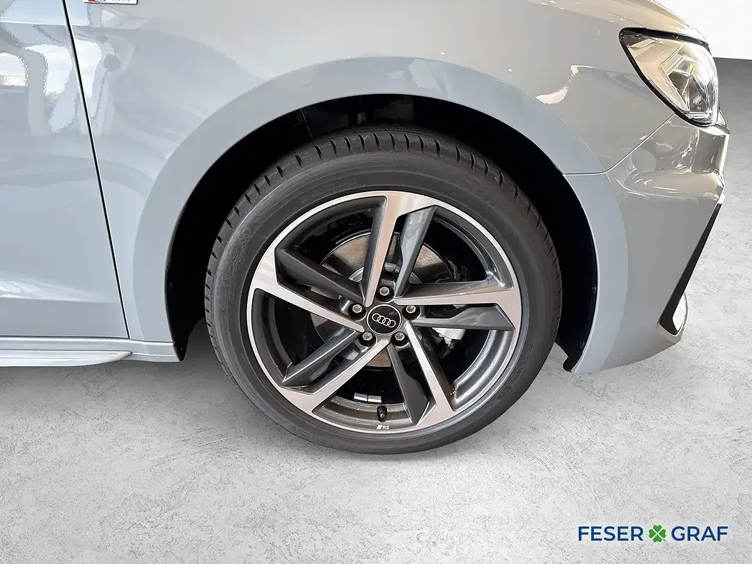 Audi A1 30 TFSI S line - Thumbnail 3