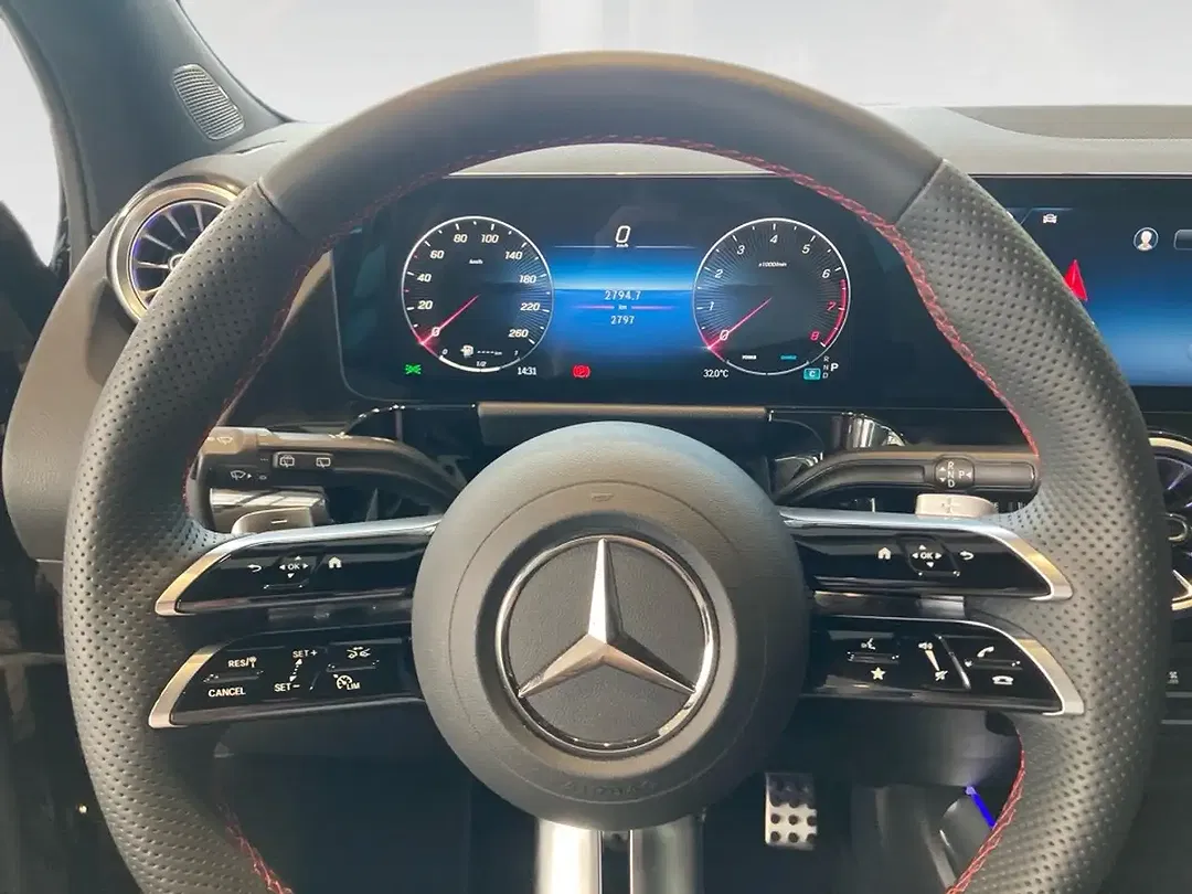 Mercedes-Benz GLA 200 Edition AMG Line - Thumbnail 11