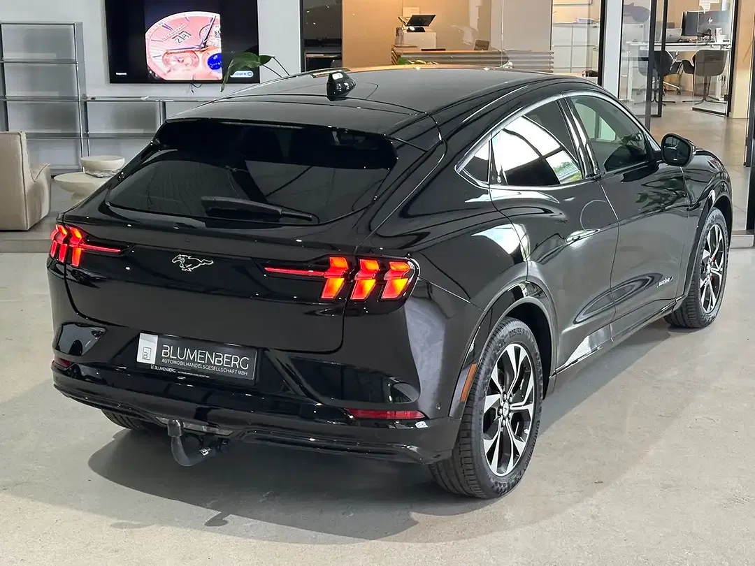 Ford Mustang Mach-E Premium - Thumbnail 6