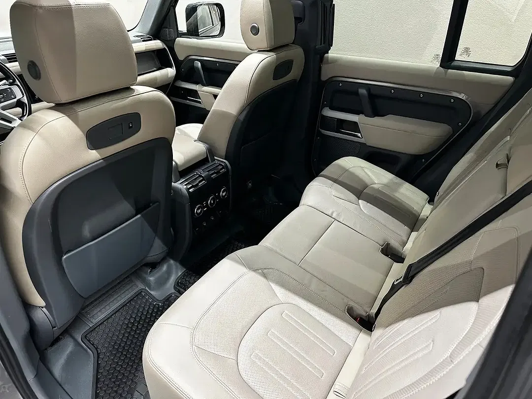 Land Rover Defender P400e 110 SE - foto 15
