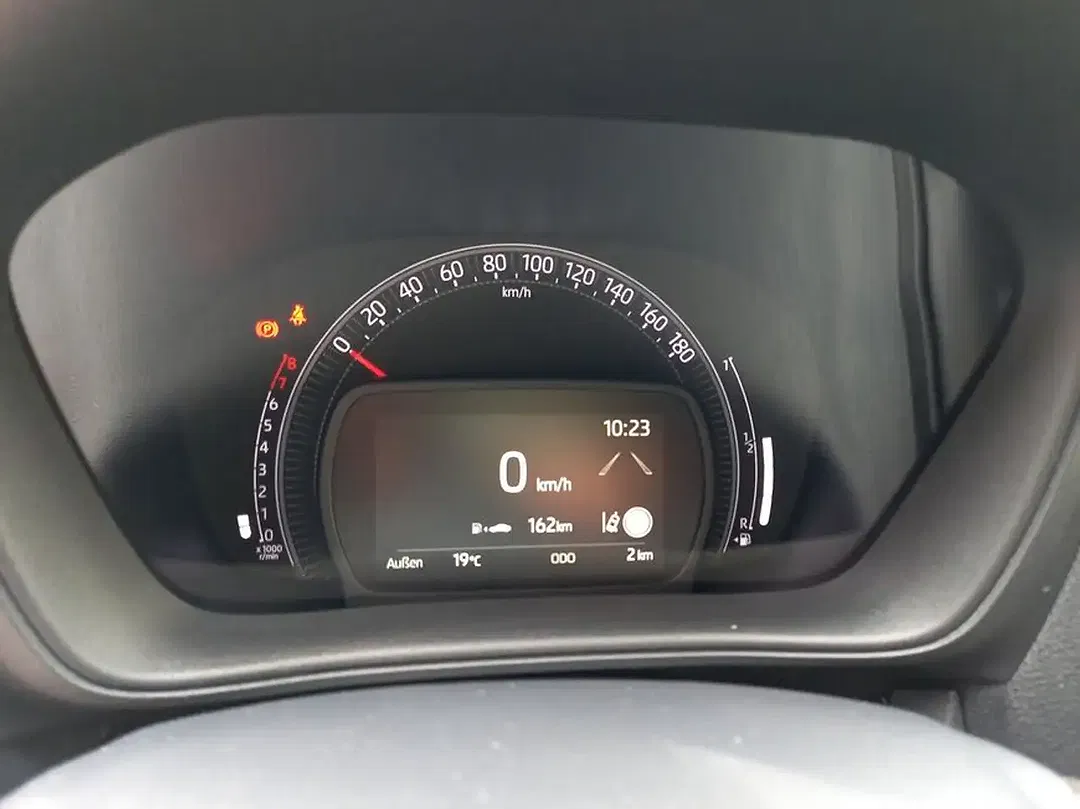 Toyota Aygo X Business Edition - Thumbnail 11