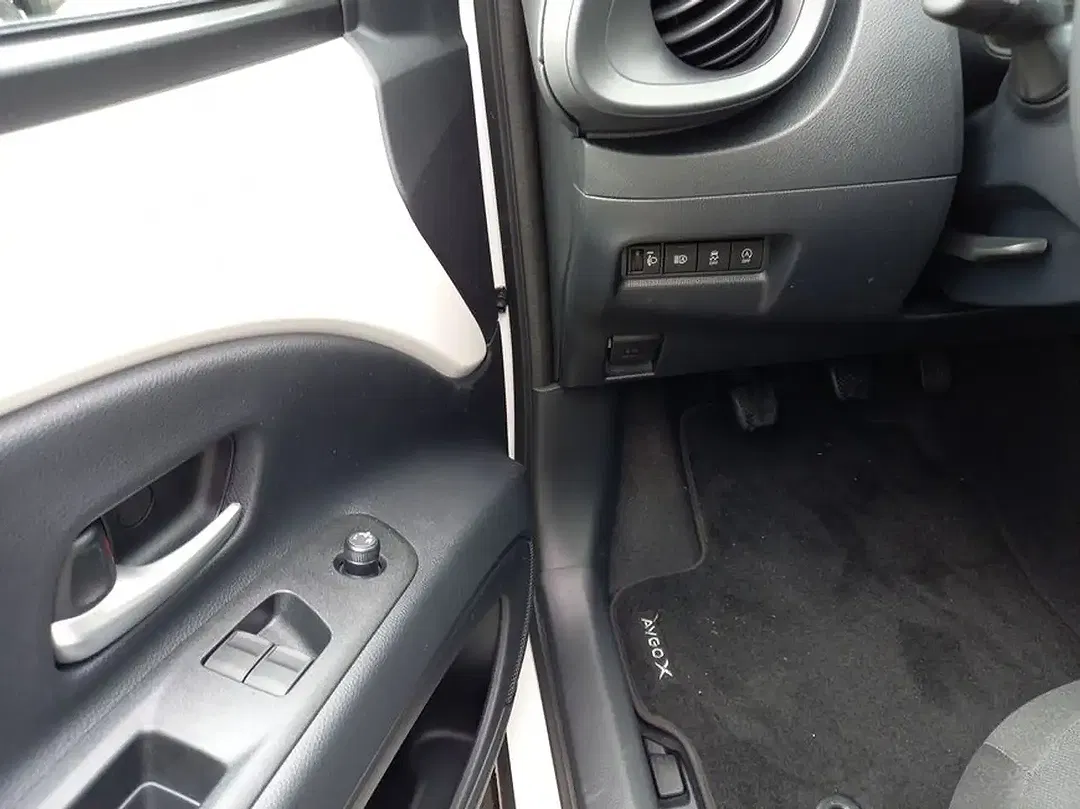 Toyota Aygo X Business Edition - Thumbnail 15