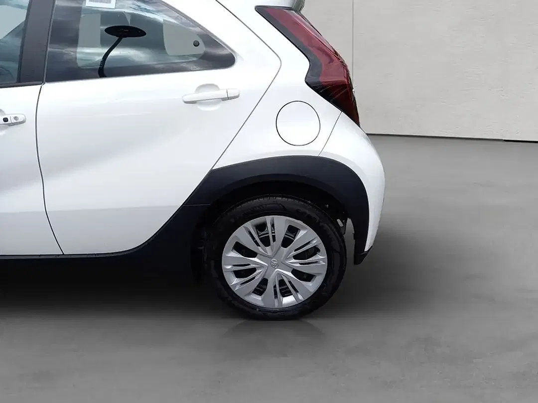 Toyota Aygo X Business Edition - Thumbnail 23