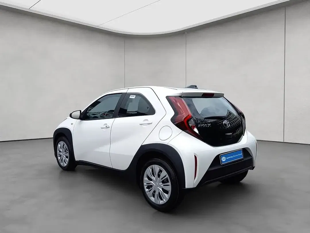 Toyota Aygo X Business Edition - Thumbnail 3