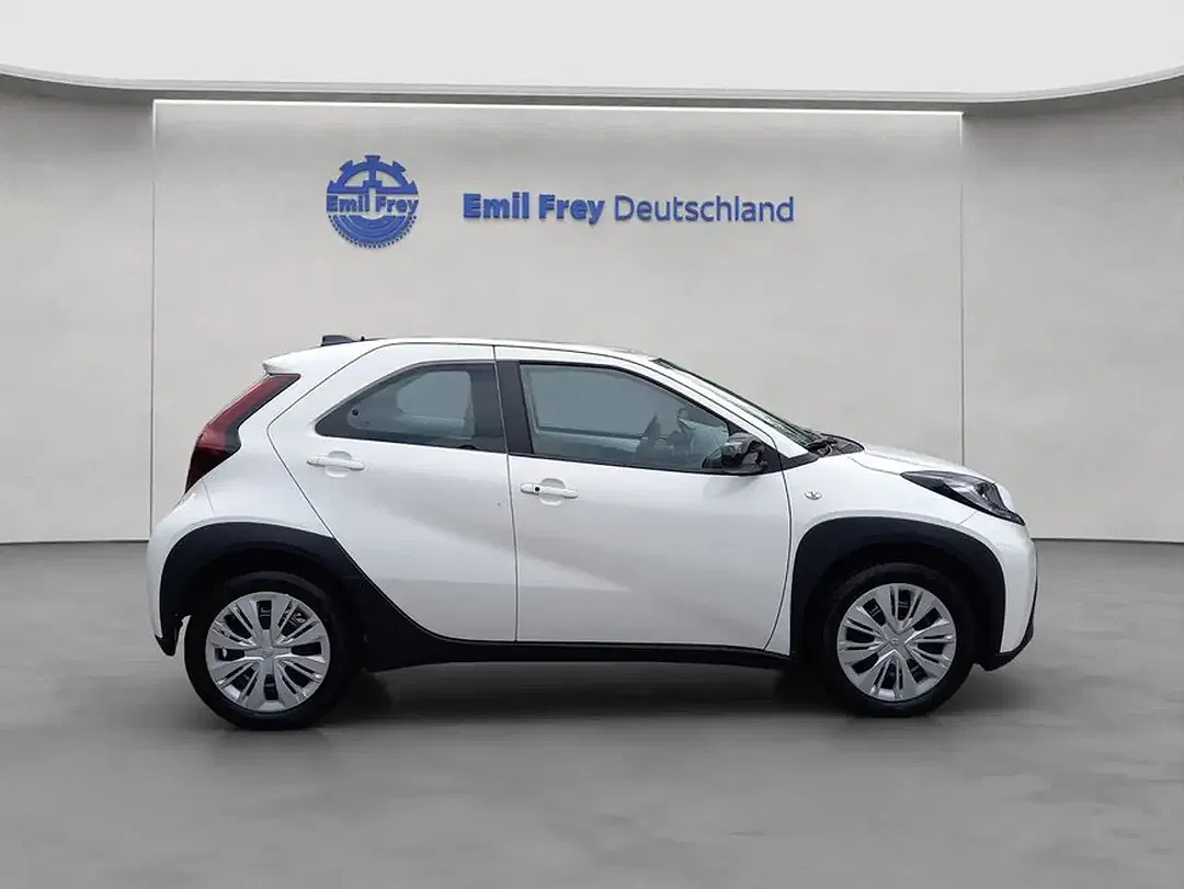 Toyota Aygo X Business Edition - Thumbnail 6