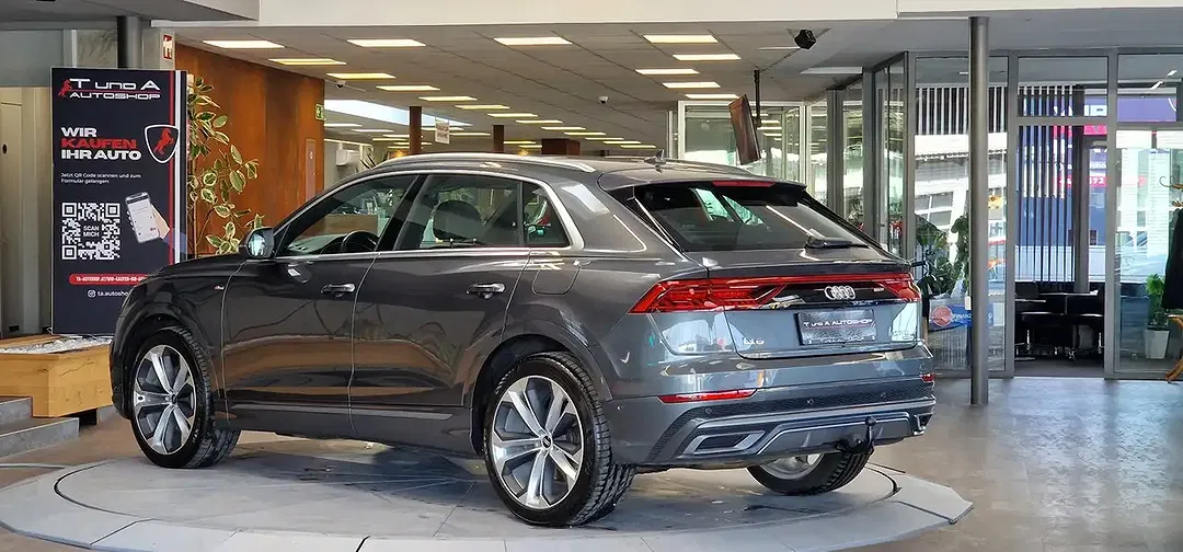 Audi Q8 55 TFSI e AUT quattro - Thumbnail 6