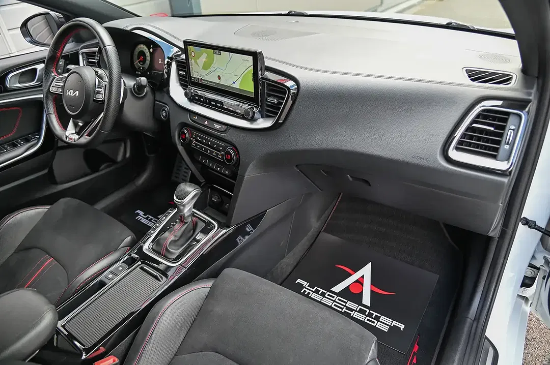 Kia ProCeed / pro_cee'd 1.6 T-GDI GT Comfort - Thumbnail 11