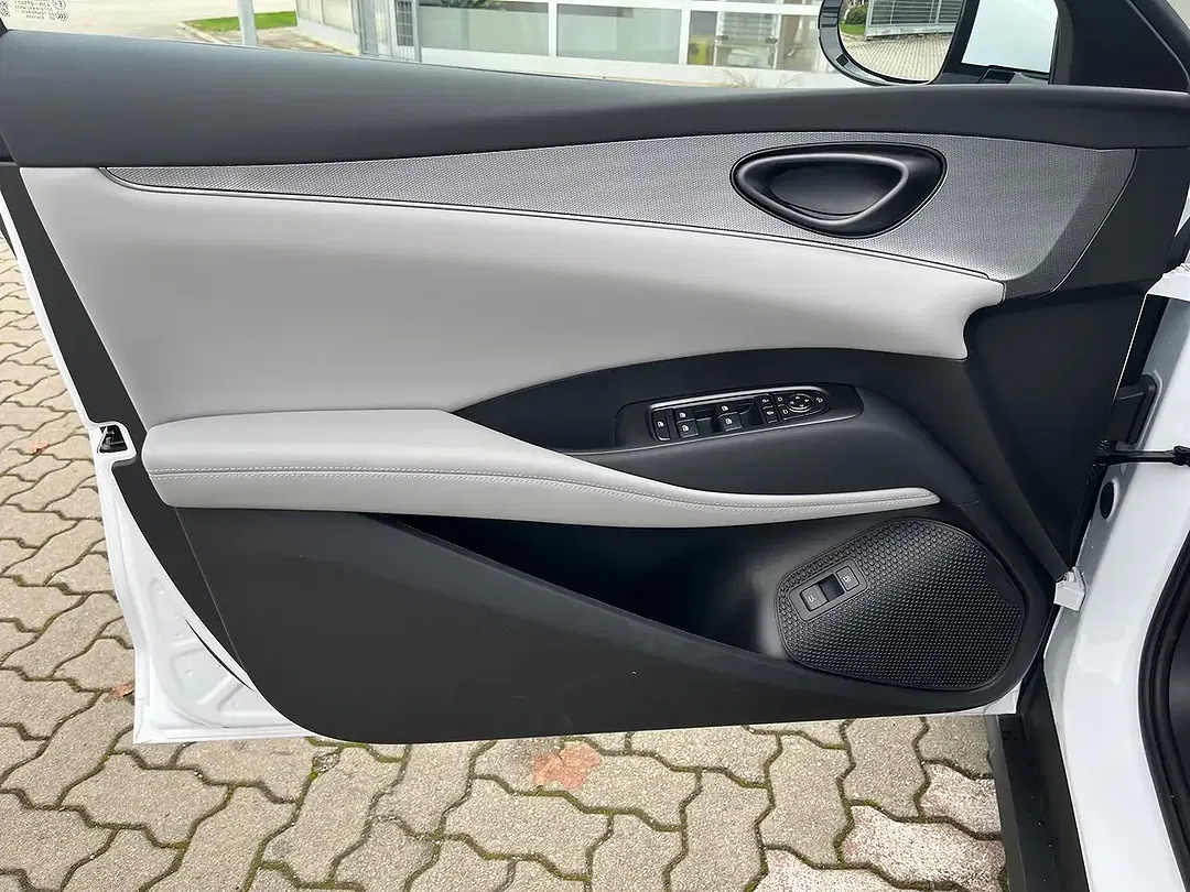 BYD Seal 6 DM-i Touring Comfort - Thumbnail 10