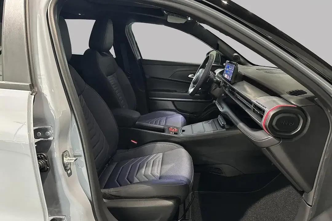 Jeep Avenger 1.2 e-Hybrid - Thumbnail 7