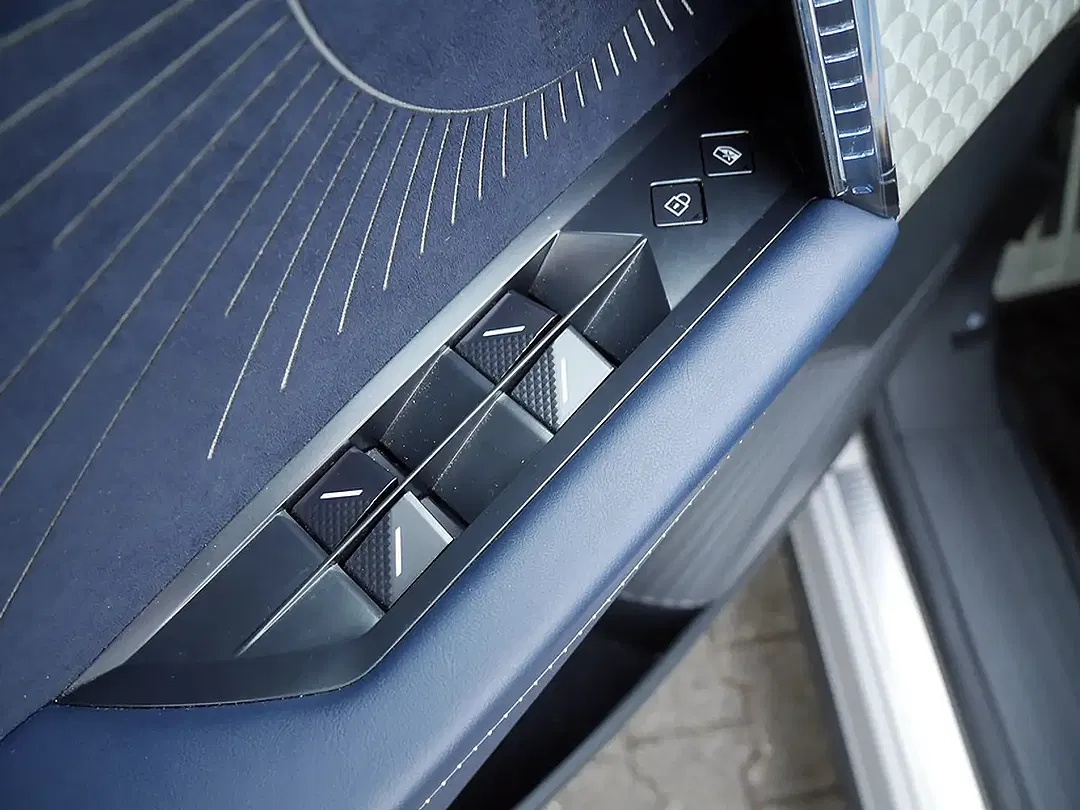 DS Automobiles N°8 - Thumbnail 11