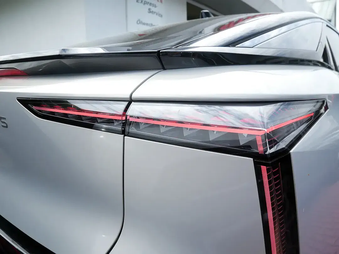 DS Automobiles N°8 - Thumbnail 8