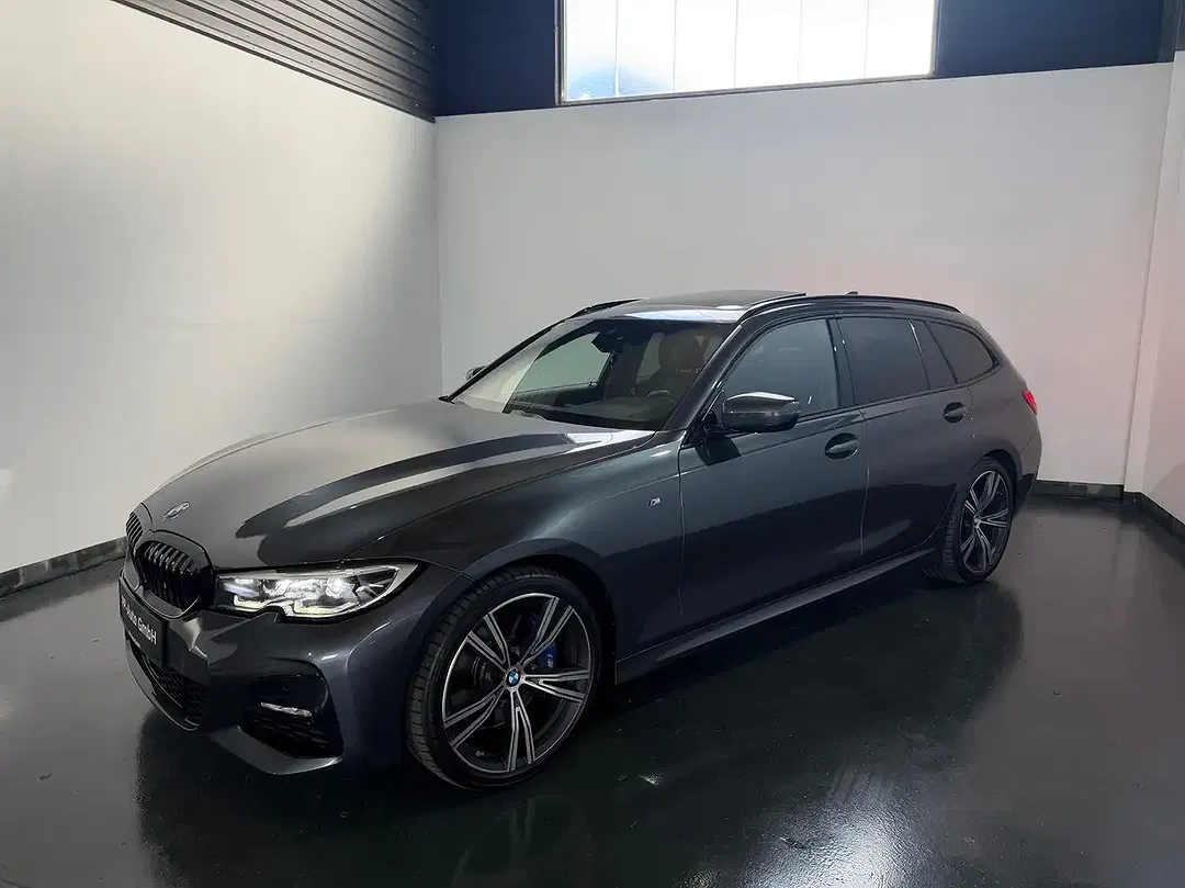 BMW 320 xDrive M Sport - Thumbnail 4