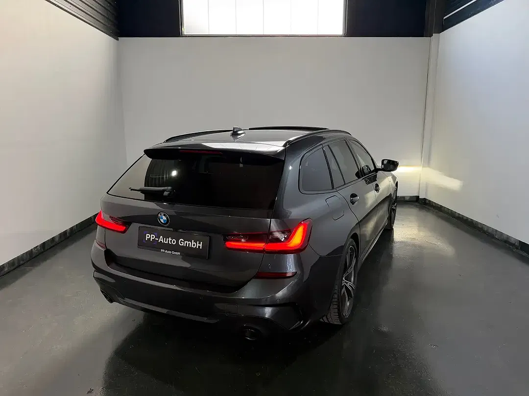 BMW 320 xDrive M Sport - Thumbnail 6