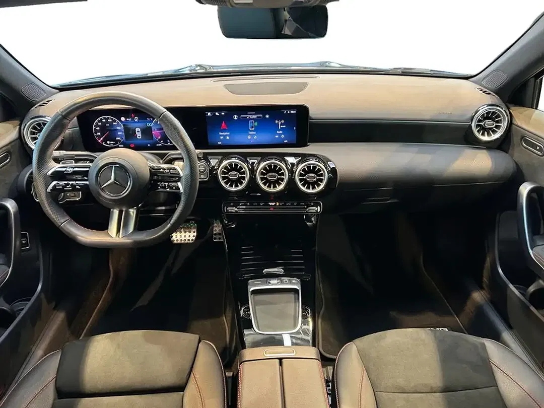 Mercedes-Benz A 200 AMG MBUX - foto 14