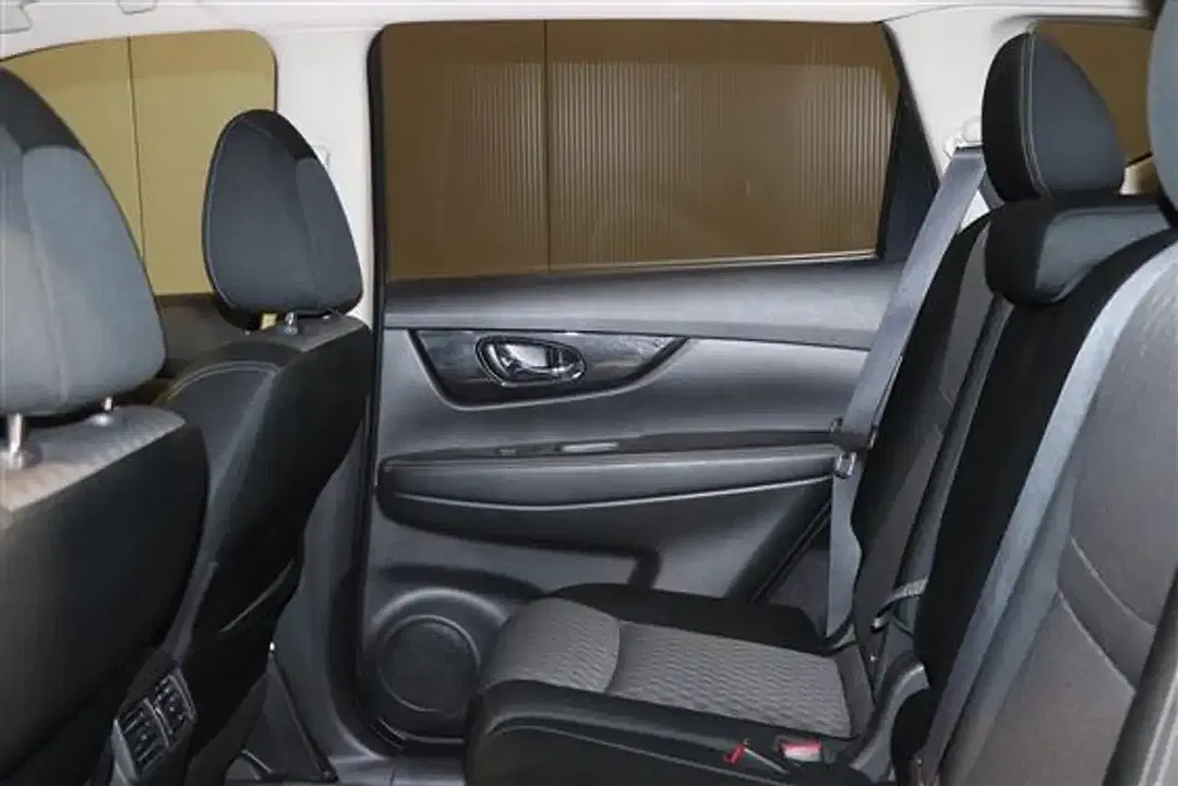 Nissan X-Trail N-Connecta - Thumbnail 9