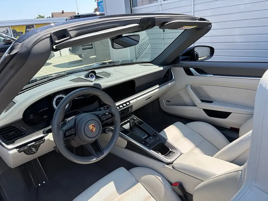 Porsche 911 Turbo S Cabriolet - Thumbnail 13