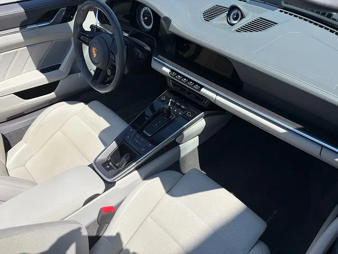 Porsche 911 Turbo S Cabriolet - Thumbnail 6