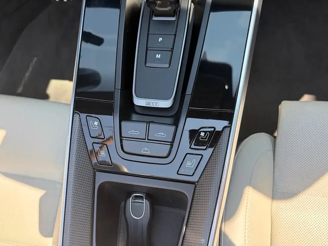 Porsche 911 Turbo S Cabriolet - Thumbnail 7