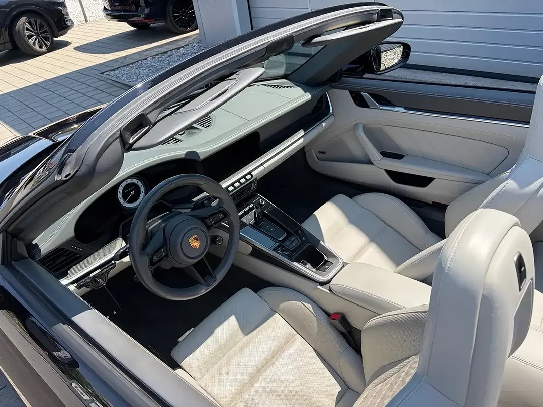 Porsche 911 Turbo S Cabriolet - Thumbnail 9