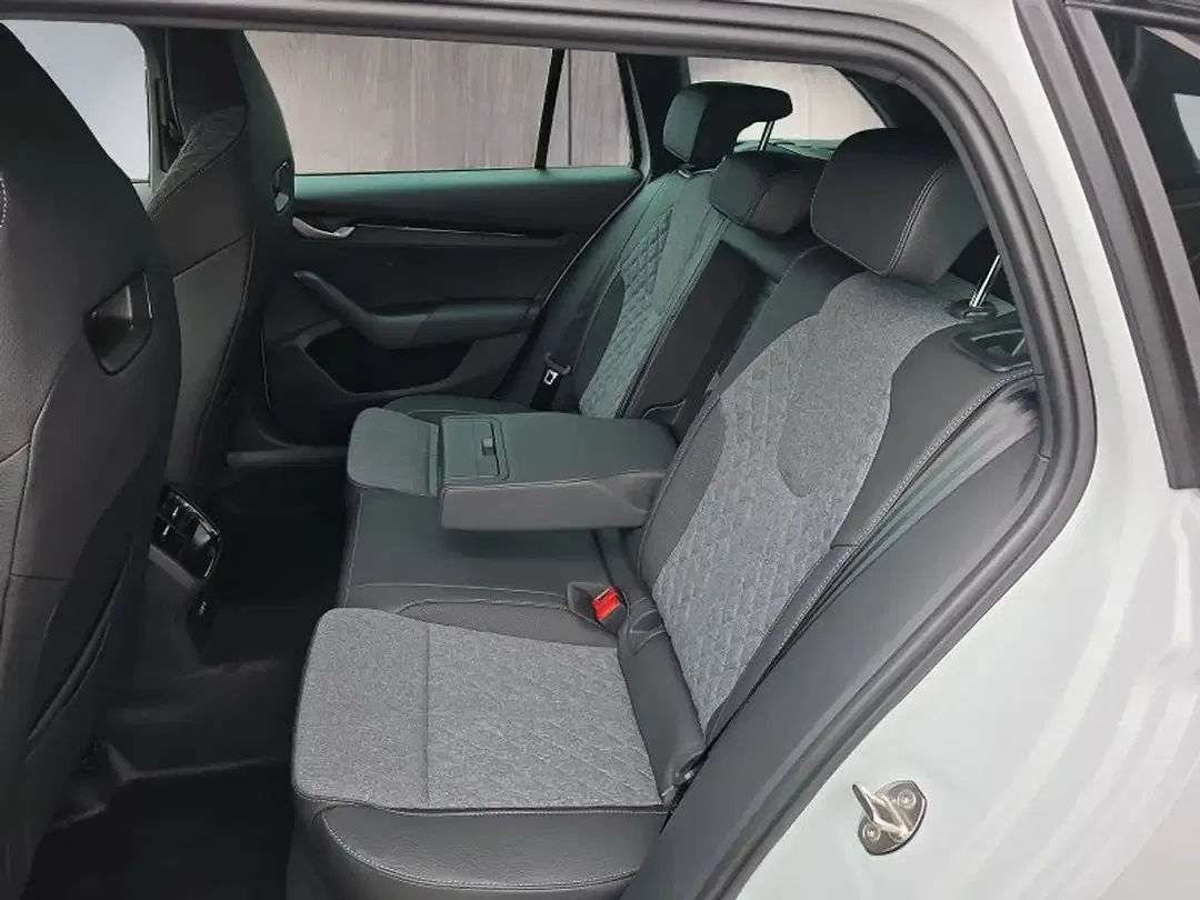 Skoda Octavia 1.5 TSI MHEV Combi Sportline - Thumbnail 13