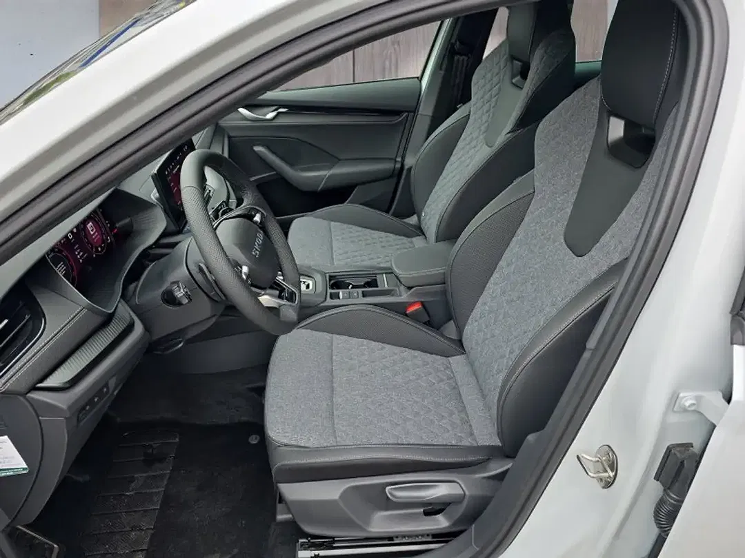 Skoda Octavia 1.5 TSI MHEV Combi Sportline - Thumbnail 9