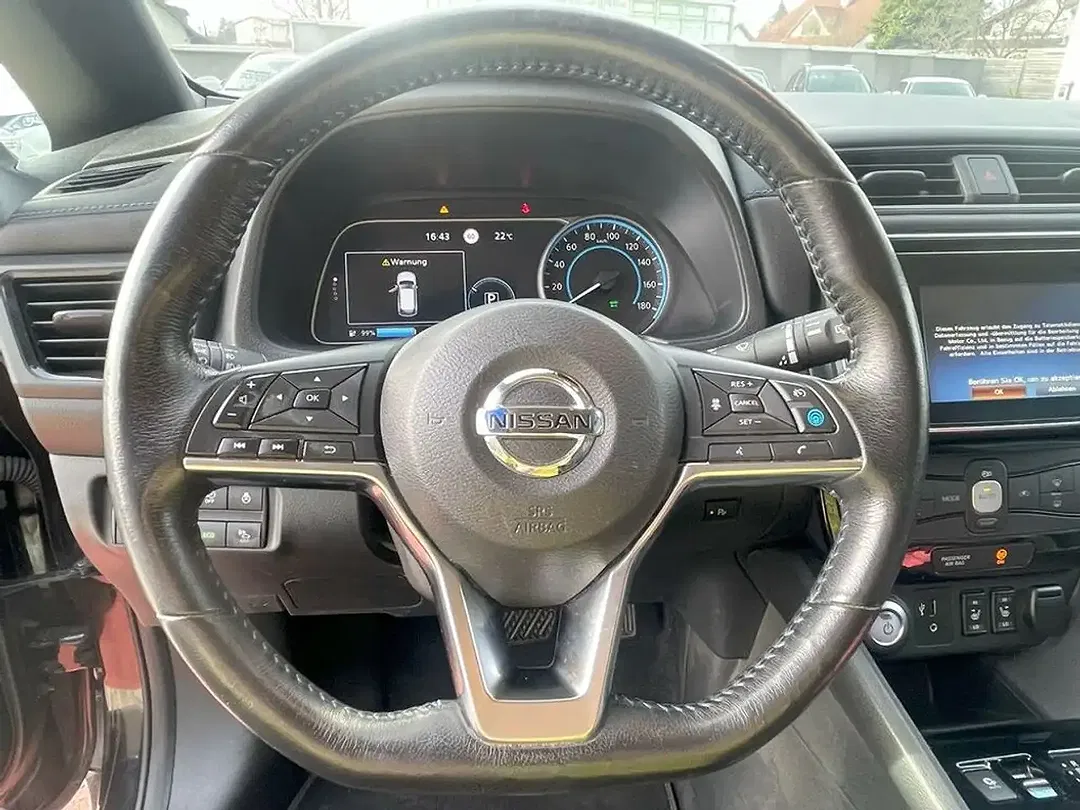 Nissan Leaf Tekna - Thumbnail 10