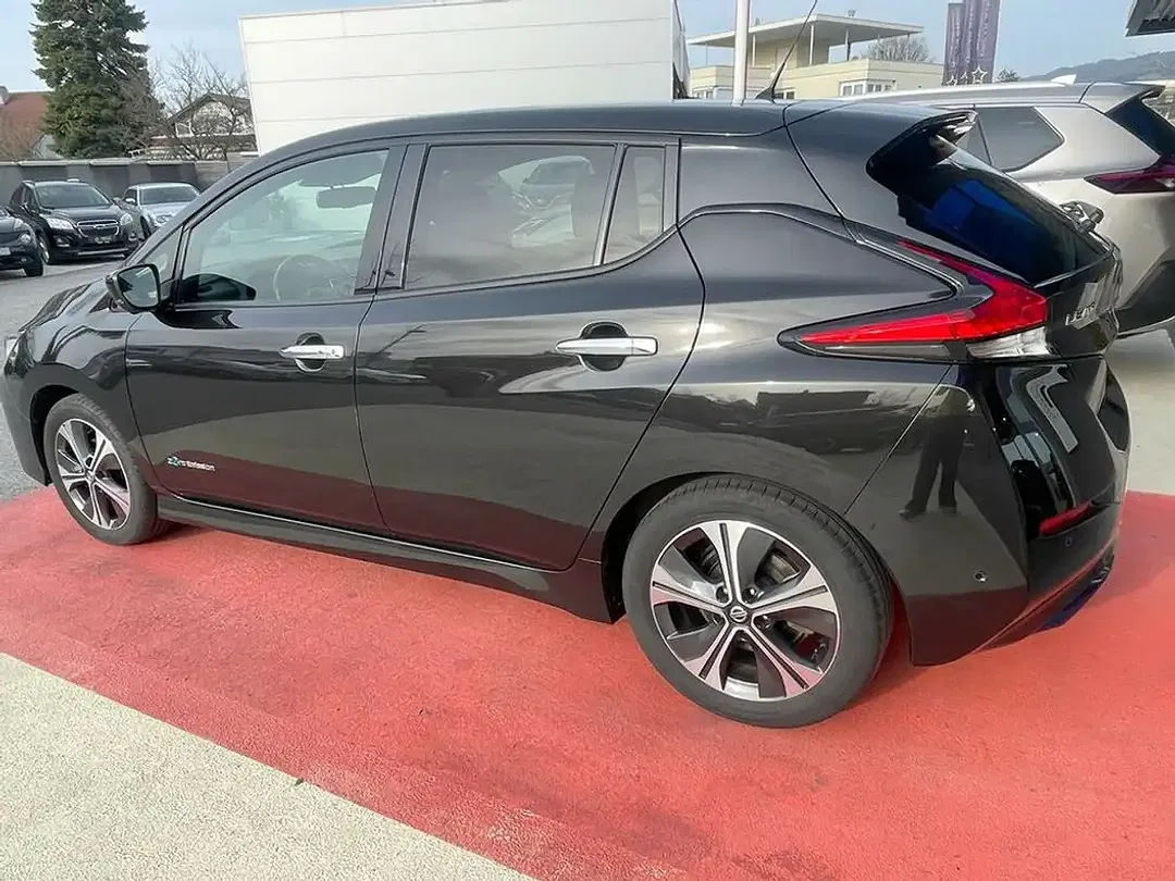 Nissan Leaf Tekna - Thumbnail 5