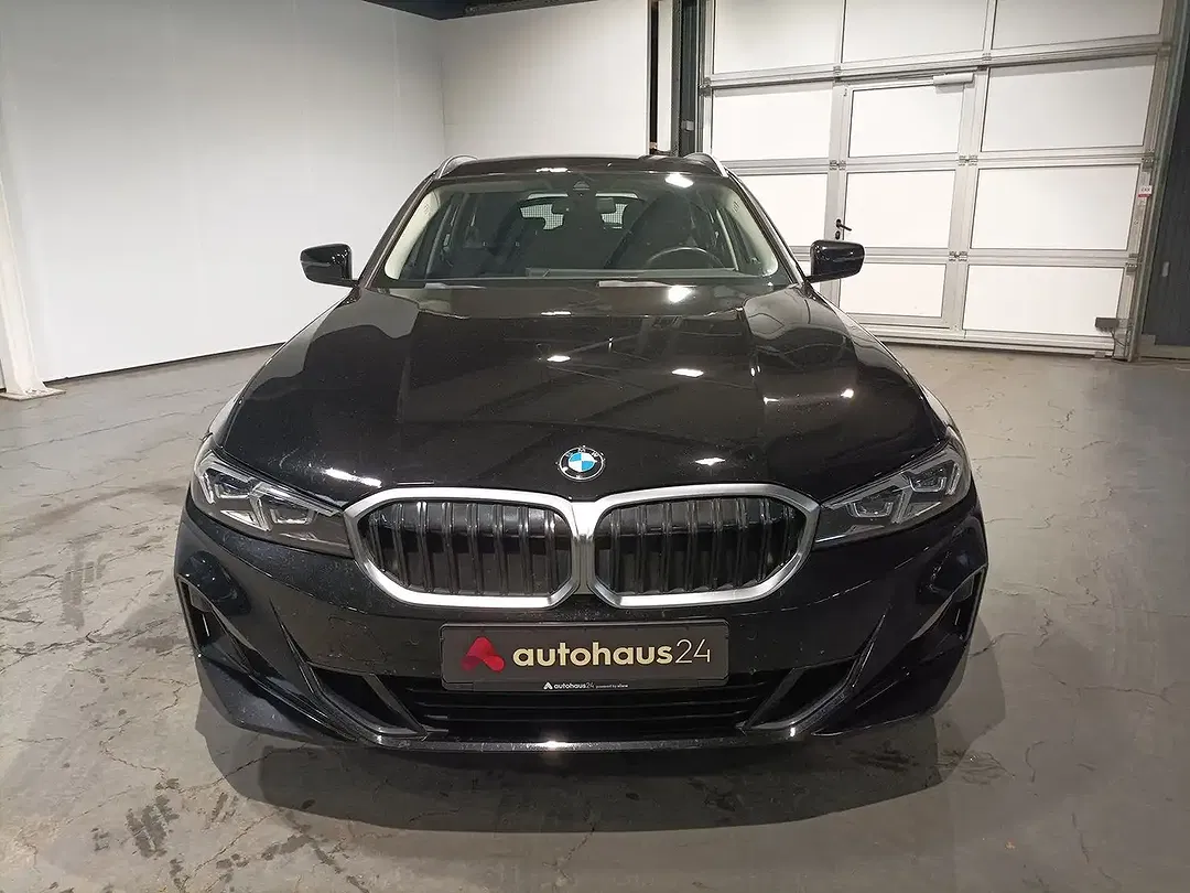 BMW 320 xDrive - Thumbnail 2
