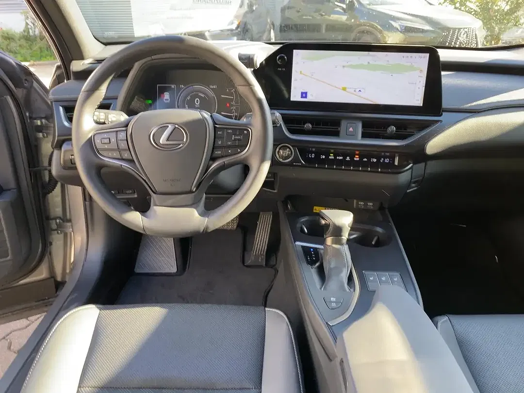 Lexus UX 250h Executive Line - Thumbnail 13