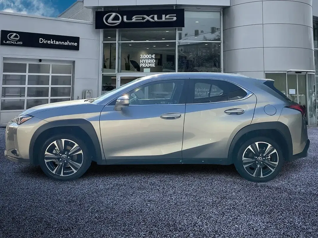Lexus UX 250h Executive Line - Thumbnail 3