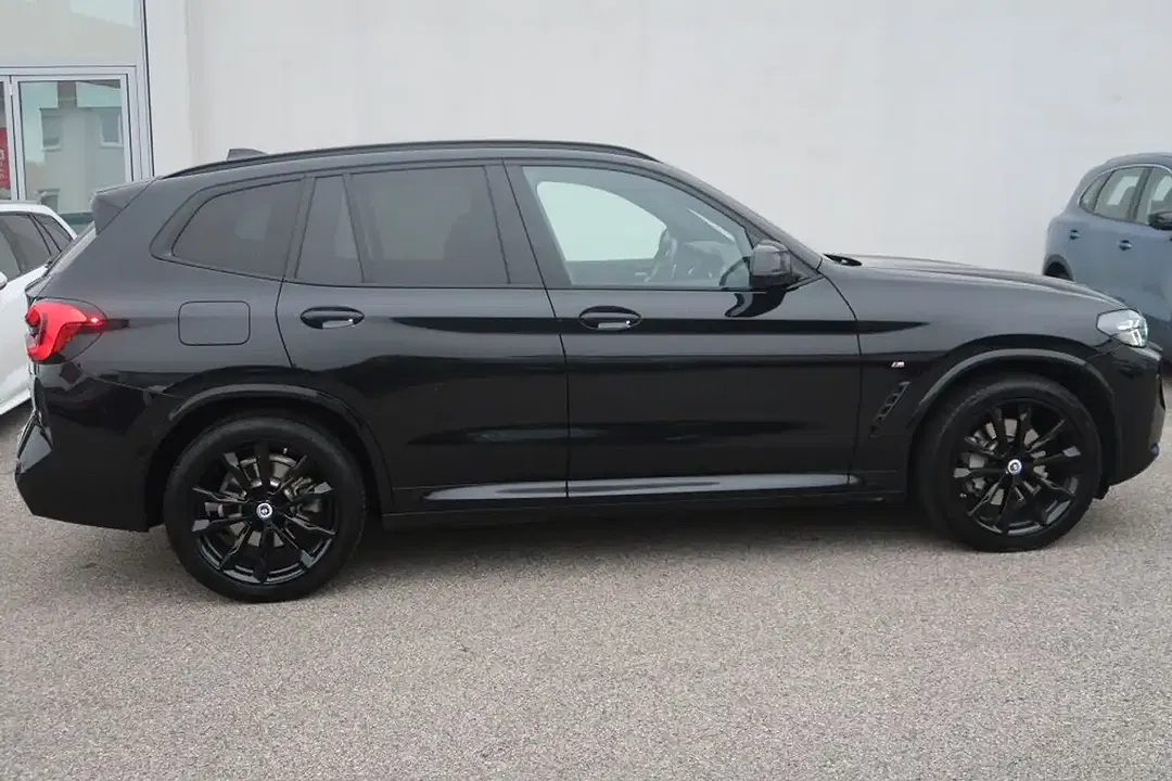 BMW X3 AUT xDrive - Thumbnail 3