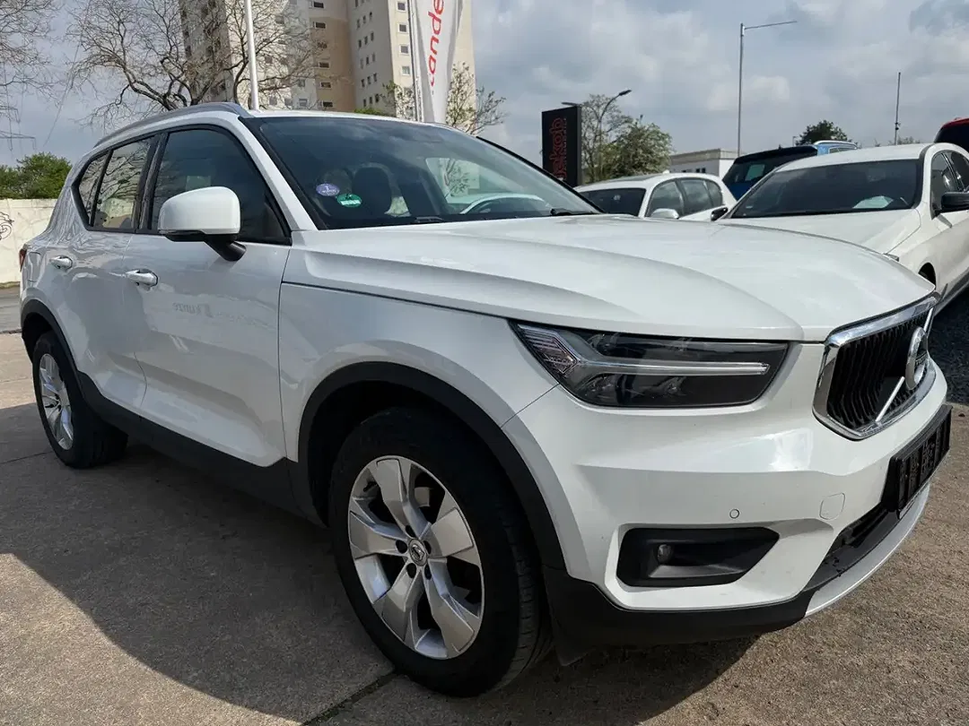 Volvo XC40 AUT Momentum Pro - foto 1