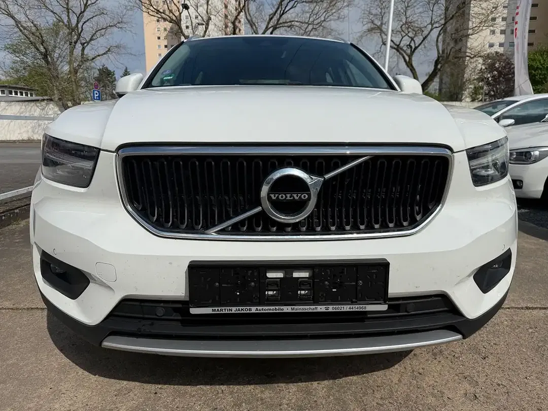 Volvo XC40 AUT Momentum Pro - foto 2