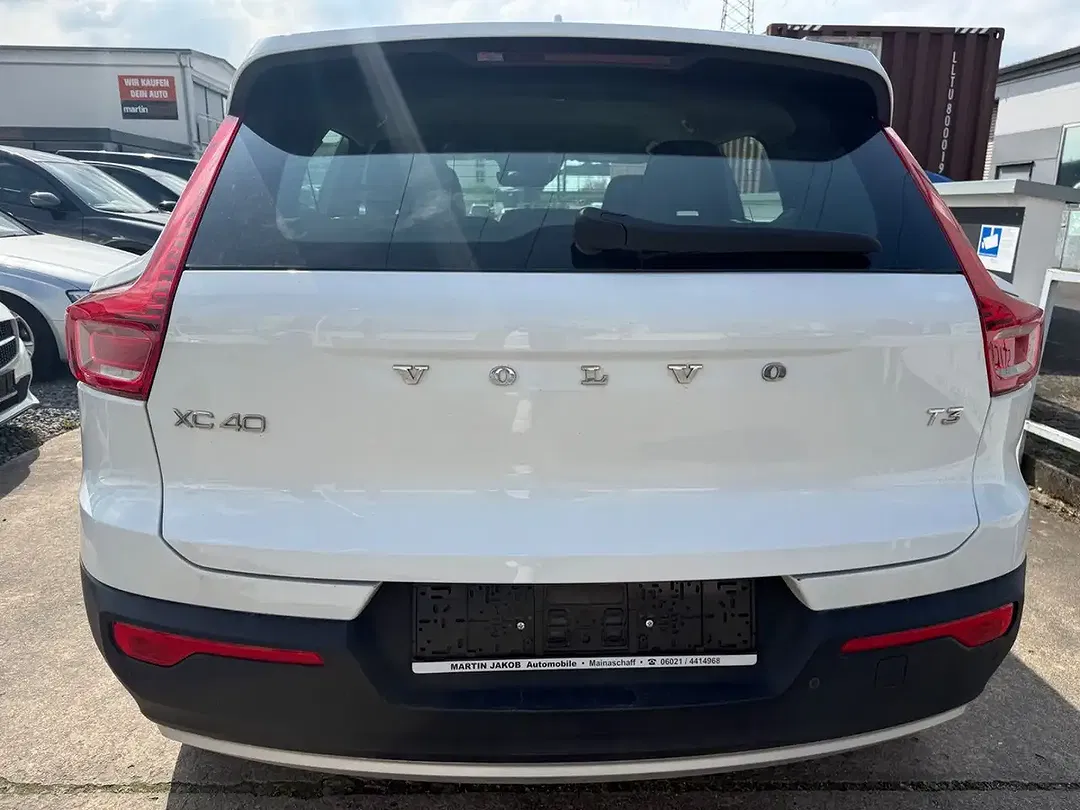 Volvo XC40 AUT Momentum Pro - Thumbnail 5