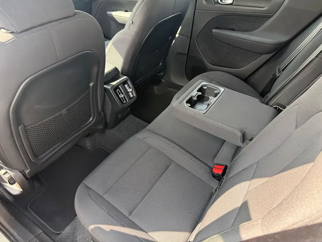 Volvo XC40 AUT Momentum Pro - Thumbnail 7