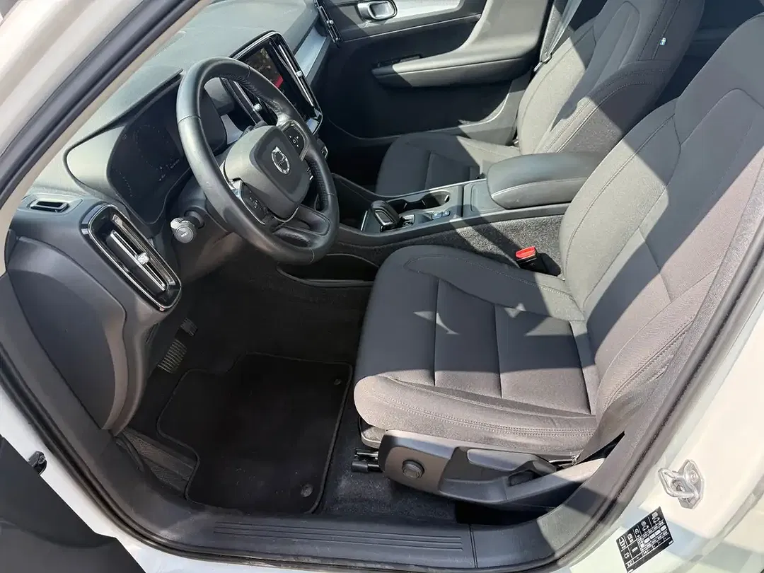 Volvo XC40 AUT Momentum Pro - Thumbnail 9