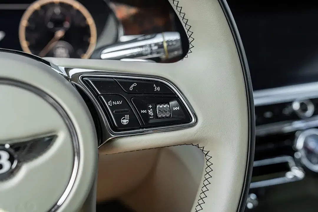 Bentley Flying Spur 4.0 V8 Azure - Thumbnail 13