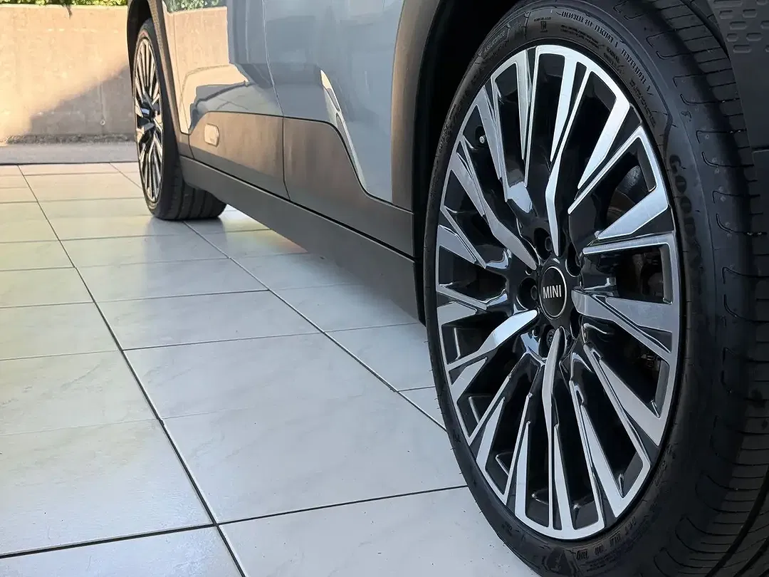 MINI Aceman SE Favoured Trim - Thumbnail 8