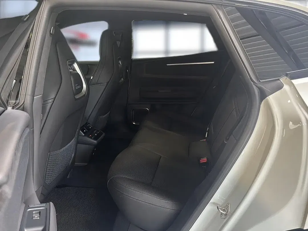 Polestar 4 Long Range - Thumbnail 14