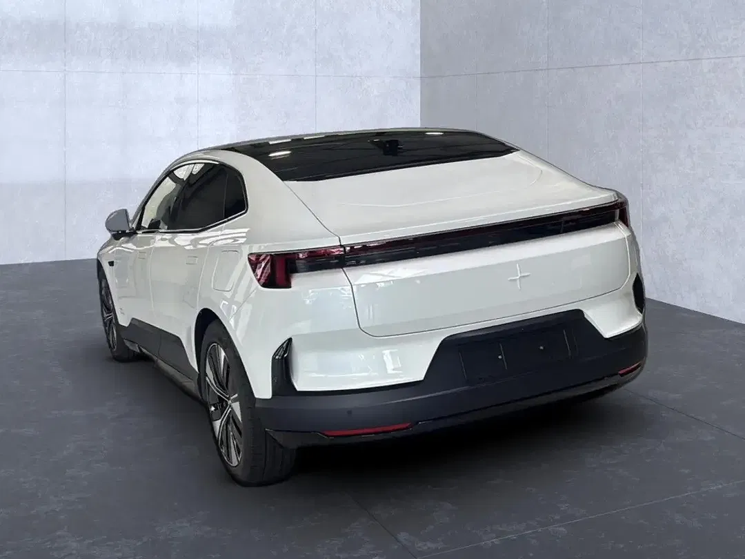 Polestar 4 Long Range - Thumbnail 3