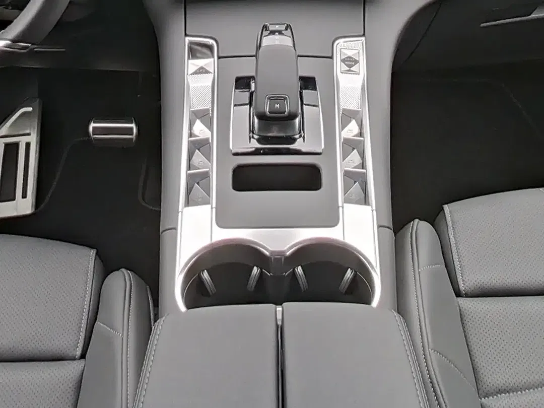 DS Automobiles DS 7 Crossback - Thumbnail 12