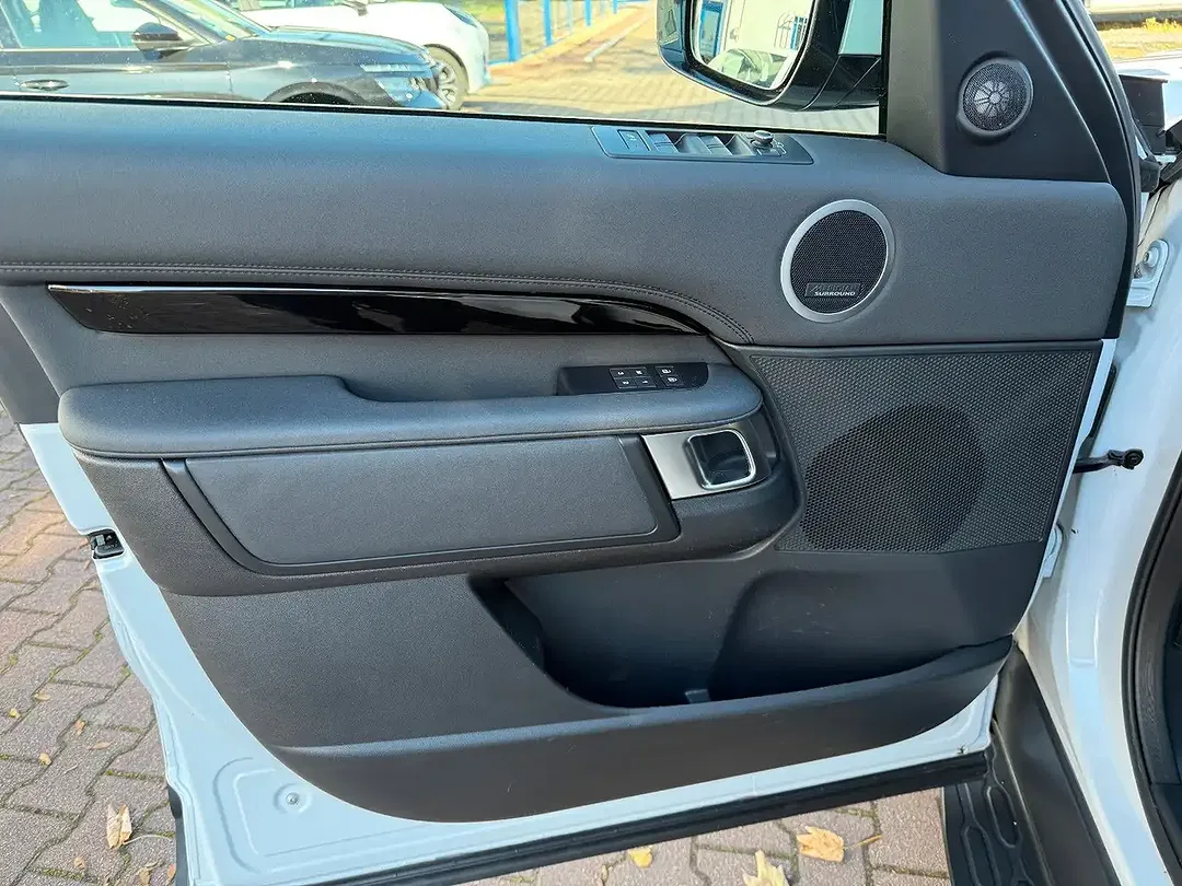 Land Rover Discovery D250 4x4 SE - Thumbnail 14