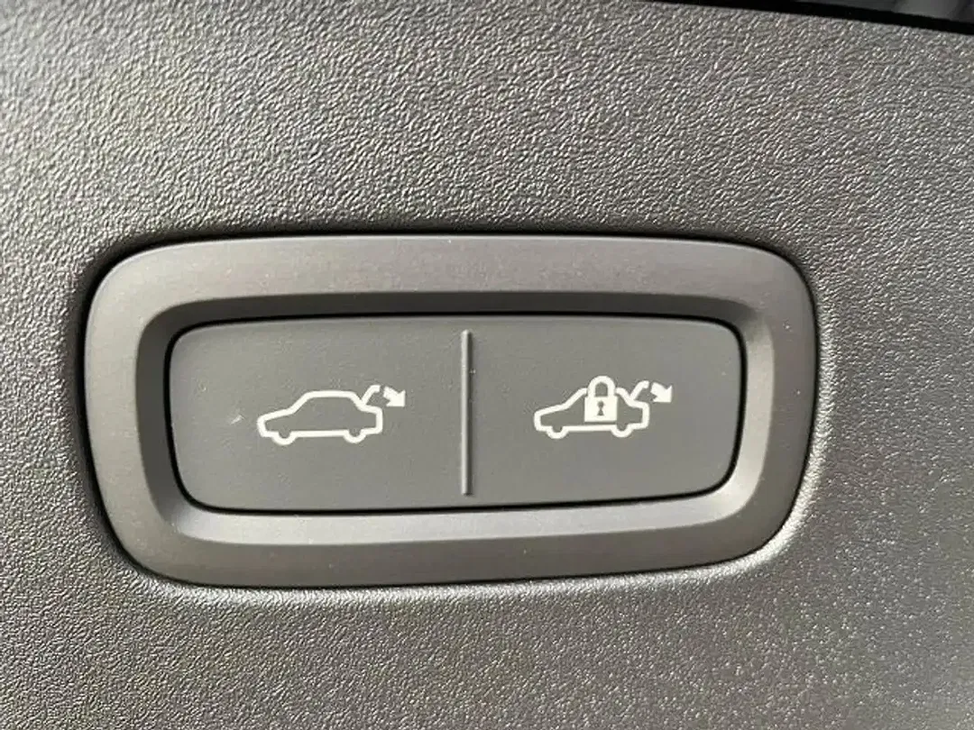 Volvo ES90 Single Motor Extended Range Ultra - Thumbnail 11